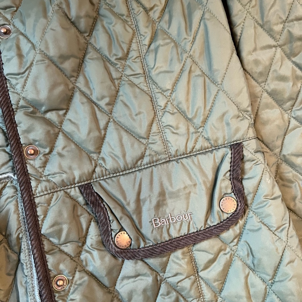 Woman’s Barbour Jacket - Picture 3 of 5